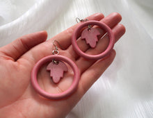 Load image into Gallery viewer, Vintage Pink Leaf Dangle Earrings
