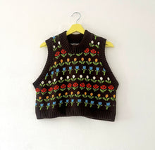 Load image into Gallery viewer, Sample Sale Brown Flowers Vest Crop Size M⌇Ready to Ship
