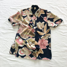 Load image into Gallery viewer, Vintage 90s Size S/M Short Sleeve Black Abstract Floral Shirt
