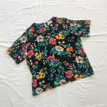 Load image into Gallery viewer, Vintage Size L Pullover Hawaiian Floral Blouse
